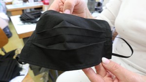 Policajti budú kontrolovať rúška. Hrozí mastná pokuta