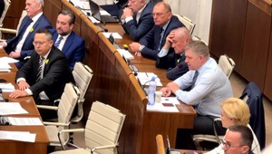 Ostrý odkaz veľvyslanca Káčera na protest Smeru:  Ani o dobytok by som ich nenechal starať sa