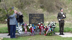 Zápalka pripravila mladých vojakov o život. Pamätníci si po 30 rokoch pripomenuli požiar vetriesky