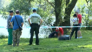 Z košického jazera vytiahli hasiči telo sedemdesiatročnej ženy. Jej identita i príčina utopenia sú neznáme