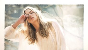 Neuveríte, že toto nie sú fotky: Izraelský maliar dokonale zachytáva ženskú krásu a prirodzenosť