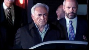 Strauss-Kahn (62) prepustený! Sudcovi sľúbil, že neujde