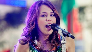 Grammy odovzdajú Miley Cyrus a Jonas Brothers