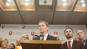 Za čo vymenili liberáli z OĽaNO svoje hlasy? Matovič prišiel so spiknutím SaS so Smerom a fašistami z Republiky