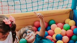 Aké darčeky chcú deti v roku 2025? Trh s hračkami ovplyvňujú virálne trendy, nie katalógy