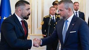 SaS kritizuje Gašpara pre nehodu aj správu o „prevrate“. Žiada zásah prezidenta