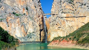 Najnebezpečnejší chodník sveta otvárajú. Zn.: Len pre odvážnych