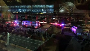 Terminál na newyorskom letisku evakuovali pre správy o streľbe