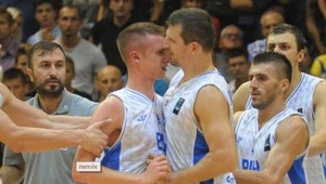 Incident na basketbalovom ihrisku. Spoluhráča dohnal až k slzám