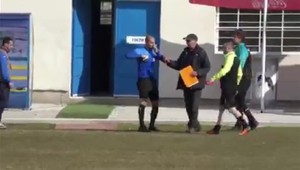 Zápas v Bulharsku sa nedohral po hromadnom útoku na rozhodcu