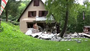 Z tábora sa stal horor: Polícia začala v súvislosti s výbuchom na chate trestné stíhanie