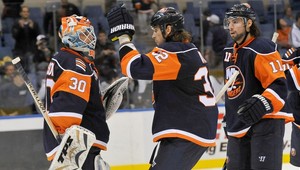 Islanders pokračujú vo víťaznej sérii, Handzuš bodoval vo Phoenixe