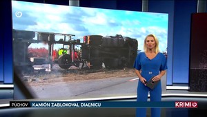 Na diaľnici D2 zhorel kamión do tla. O pár kilometrov ďalej sa zrazili dva kamióny