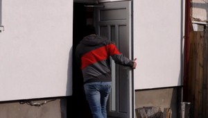 Podnikateľovi nedovolia skolaudovať stavbu. Na konanie totiž nepozval osobu, ktorá už dávno nežije