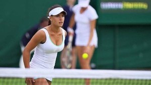 Uberalová v semifinále štvorhry junioriek vo Wimbledone