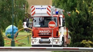 Požiar na základnej škole v Bratislave. Hendikepované deti museli evakuovať