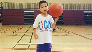 Šesťročný basketbalový zázrak! Drobček si robí zo súperov dobrý deň