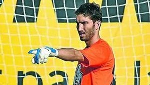 Brankár Vallecana Coben skóroval z 90 metrov