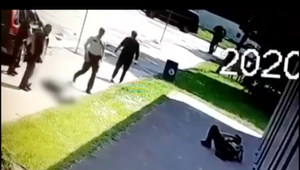 Hrozivé VIDEO krvavej drámy vo Vrútkach. Smrteľný zásah policajtov a zúfalý útek okoloidúcich