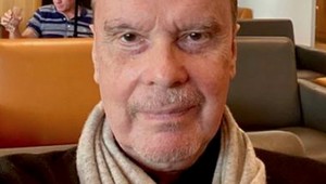 Margita vycestoval po smrti Zagorovej za oceán. Vo VIDEU sa mu láme hlas a potláča slzy