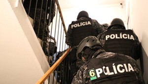 Vyšetrovateľ NAKA obvinil 15 osôb z extrémizmu. Vychvaľovali aj Adolfa Hitlera