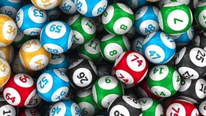 Muž vyhral jackpot viac ako 158 miliónov dolárov. Neuveríte, ako zamaskovaný prišiel pre peniaze