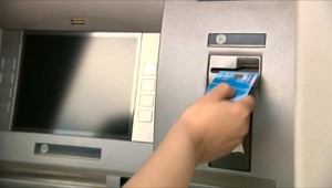 Exekúcie dôchodcov narastajú. Po novom im ale z dôchodku zvýši viac