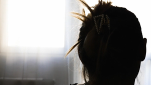 Láska sa zmenila na peklo: Podvodník ju roky nútil k prostitúcii