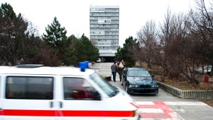 Pokazený alebo obsadený. V ružinovskej nemocnici čakajú na výťahy aj dvadsať minút