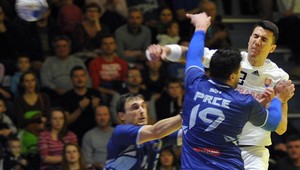 Vypredaná hala videla prehru hádzanárov s Bosnou a Hercegovinou