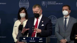 Kollár opäť hrozí odchodom z vlády. Reformu súdov a nemocníc nepodporí