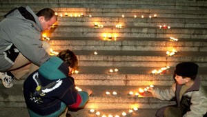 Pamäť národa sa nesmie obetovať. Protifašistické hnutie bráni 17. november a 8. máj