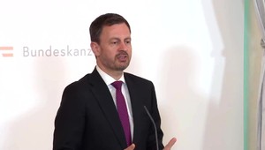Premiér Heger vo Viedni: Slováci spätne dostanú detské prídavky