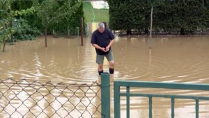 Cíferom a Zakamenným sa prehnala búrka, zaplavilo ulice aj záhrady