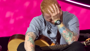 Rozplakal sa pred 50-tisícovým publikom! Ed Sheeran priznal, že ho opúšťali najbližší!