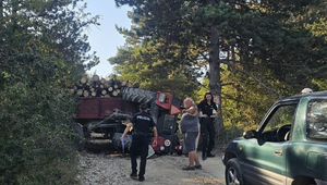 Pri Čachticiach havaroval traktor. Zraneného vodiča (18) prevážal vrtuľník