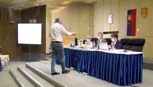 Pamätník pre Jána Kuciaka a Martinu Kušnírovú rozhádal Humenčanov. Osadenie obhajoval minister Mičovský