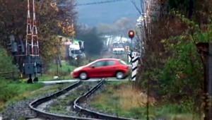 Od začiatku roka umrelo na priecestiach 10 ľudí. Vodiči naďalej ignorujú závory a svetelnú signalizáciu