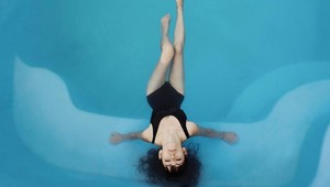 Pozor na čiernu farbu plaviek: Aby ste nedopadli ako tieto ženy