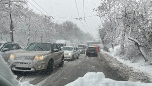 Snehová nádielka dorazila: V Bratislave zaznamenali zranenia spôsobené nepriaznivým počasím