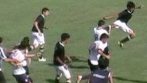 V zápase paraguajskej juniorskej súťaže vylúčili 36 hráčov!