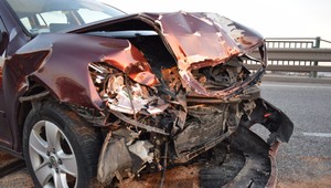 Nerešpektovala dopravné značky: Mladá žena vošla do protismeru a spôsobila nehodu