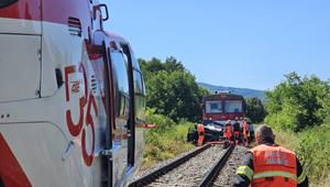Tragédia na priecestí: Zrážku s vlakom neprežila 43-ročná vodička automobilu