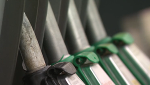 Štúdio 24: Prečo rastie cena benzínu a nafty?