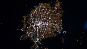 Nočné Las Vegas z obežnej dráhy