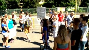 Študenti sa vzbúrili, štrajkovali proti prepusteniu pedagógov