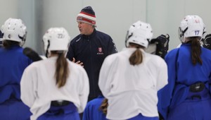 Hokejistky s fínskym trénerom a cieľom postúpiť do elitnej divízie