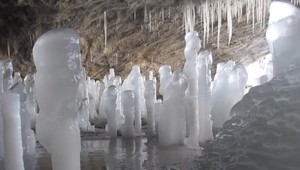 Žili v nej ľudia pred 5-tisíc rokmi a skrývali sa partizáni