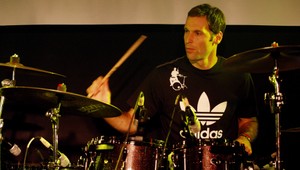 VIDEO: Gólman Petr Čech vymenil bránu za bicie