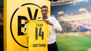 Dal košom slávnemu Realu. Švédsky talent Isak do Dortmundu